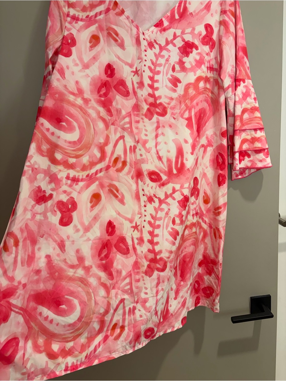 Women's Pink Printed V-Neck Shift Dress - Picture 7 of 7